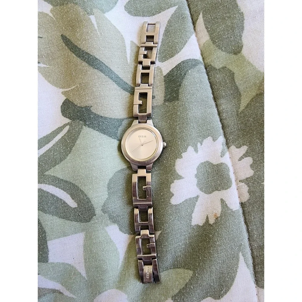 Vtg GUESS Women's Watch Model G65919L Silver Tone Bracelet New Battery FREE $HIP